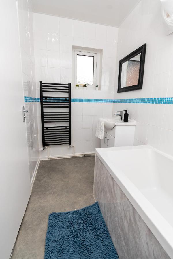 Greenbourne - 4 Bedrooms Sleeps 8 Free Parking Gateshead Zewnętrze zdjęcie
